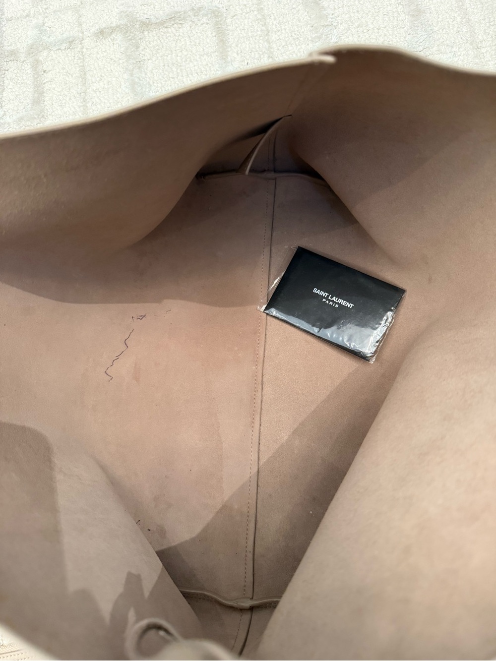 Saint Laurent Beige Leather Tote with Matching Pouch and dust bag - Picture 6 of 7